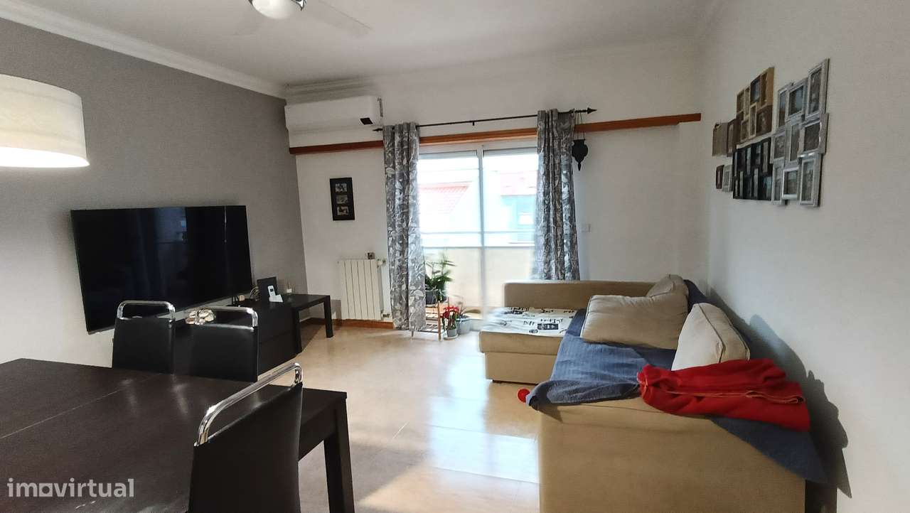 T2 prédio c/ elevador, c/varandas | Estacionamento e arrecadação - Grande imagem: 4/27