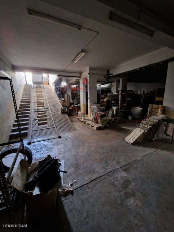 Armazém Industrial com Excelente Localização e Luz Natural - Grande imagem: 4/17