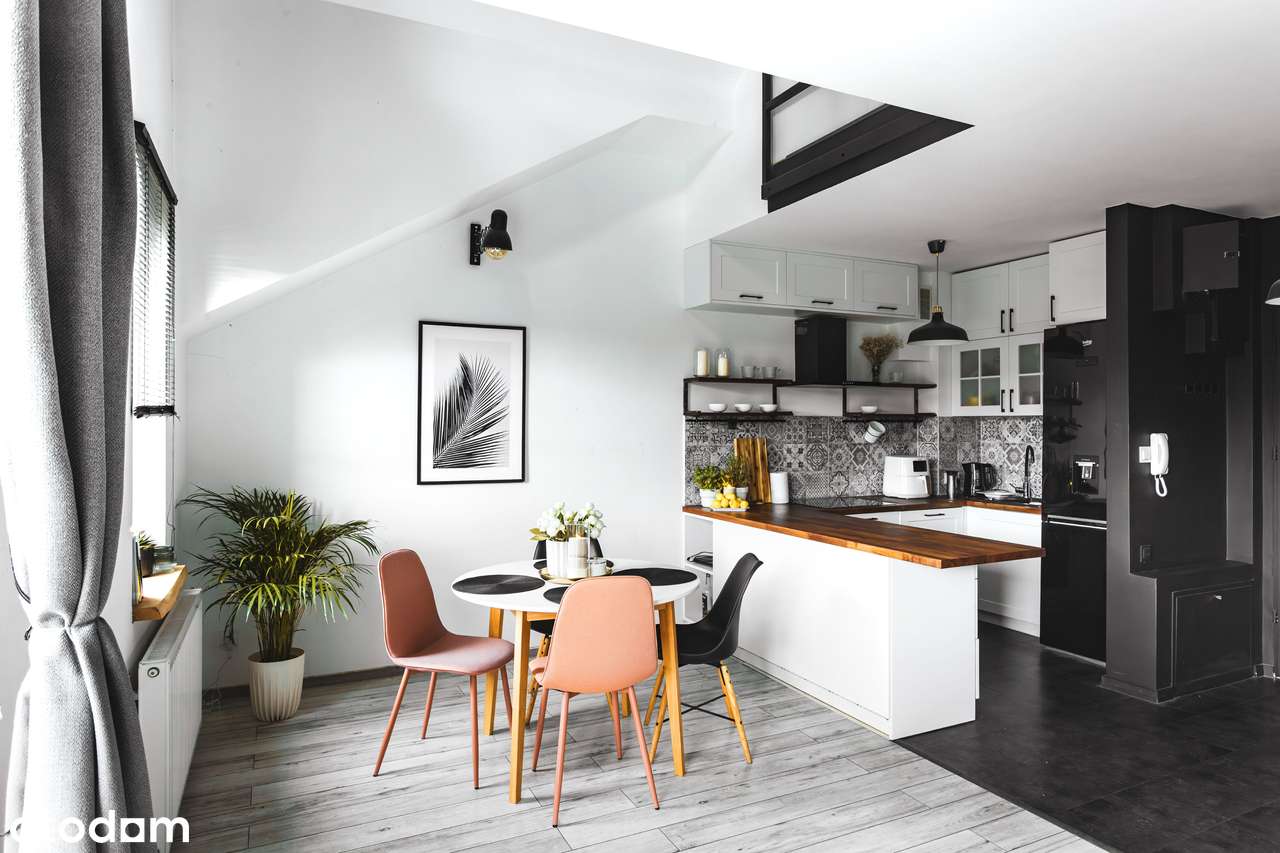 Dwupoziomowe mieszkanie z antresolą i tarasem – ul. Grondysa 7-1