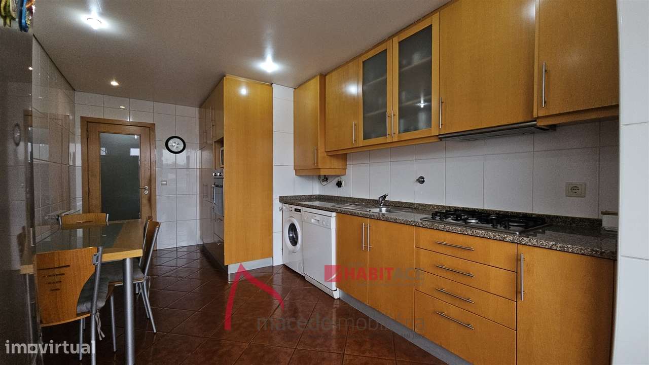 Apartamento T3 com 2 frentes e varandas em Ferreiros – Braga  O Seu Ap-52