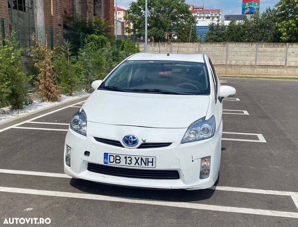 Second hand Toyota Prius - 5 850 EUR, 170 000 km - Autovit