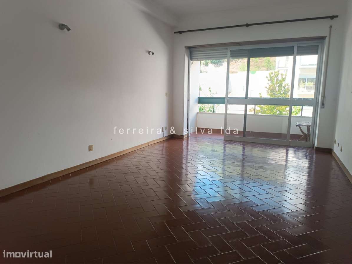 Apartamento T2 em Coimbra (Rua General Humberto Delgado)-1