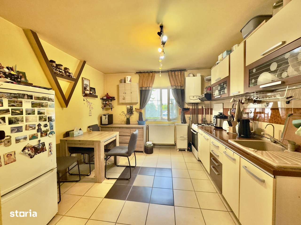 Lipovei, DECOMANDAT, Centrala proprie - Imagine principală: 2/13