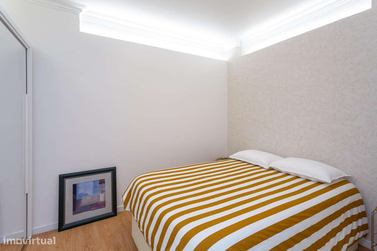 Apartamento T0 convertido em T1 no Alto do Forte-8