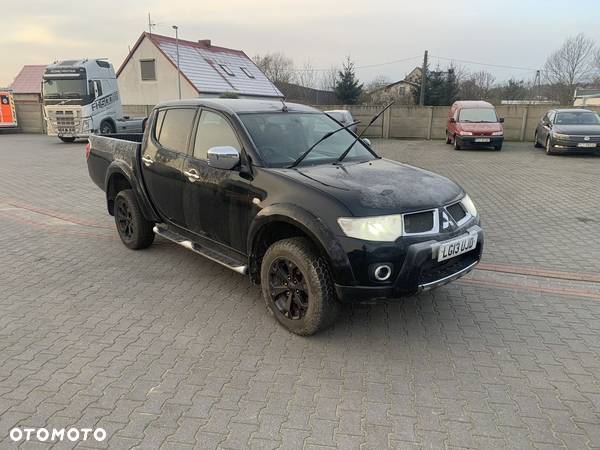 Mitsubishi L200 2.5 TD Intense DAKAR - 38