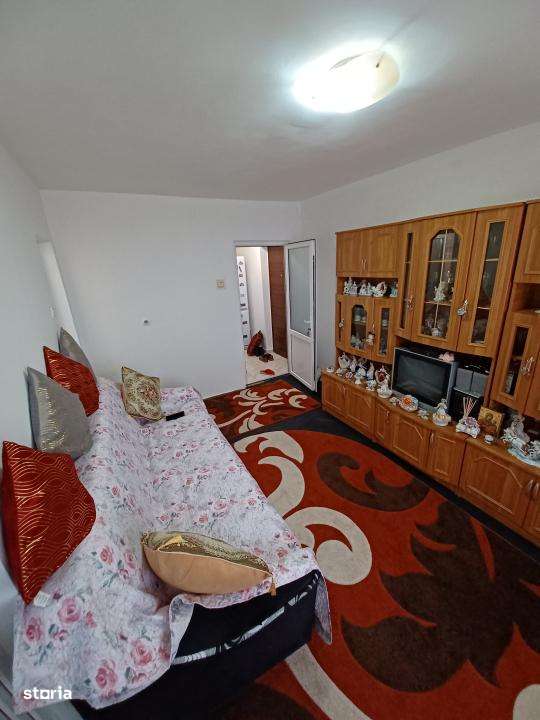 INTRETINUT! Ap 2 camere, ETAJ 3, zona Apollo - Imagine principală: 2/7