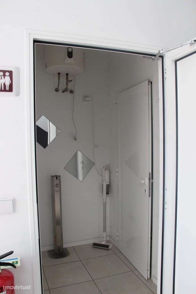 Armazém Industrial com Excelente Localização em Braga-25