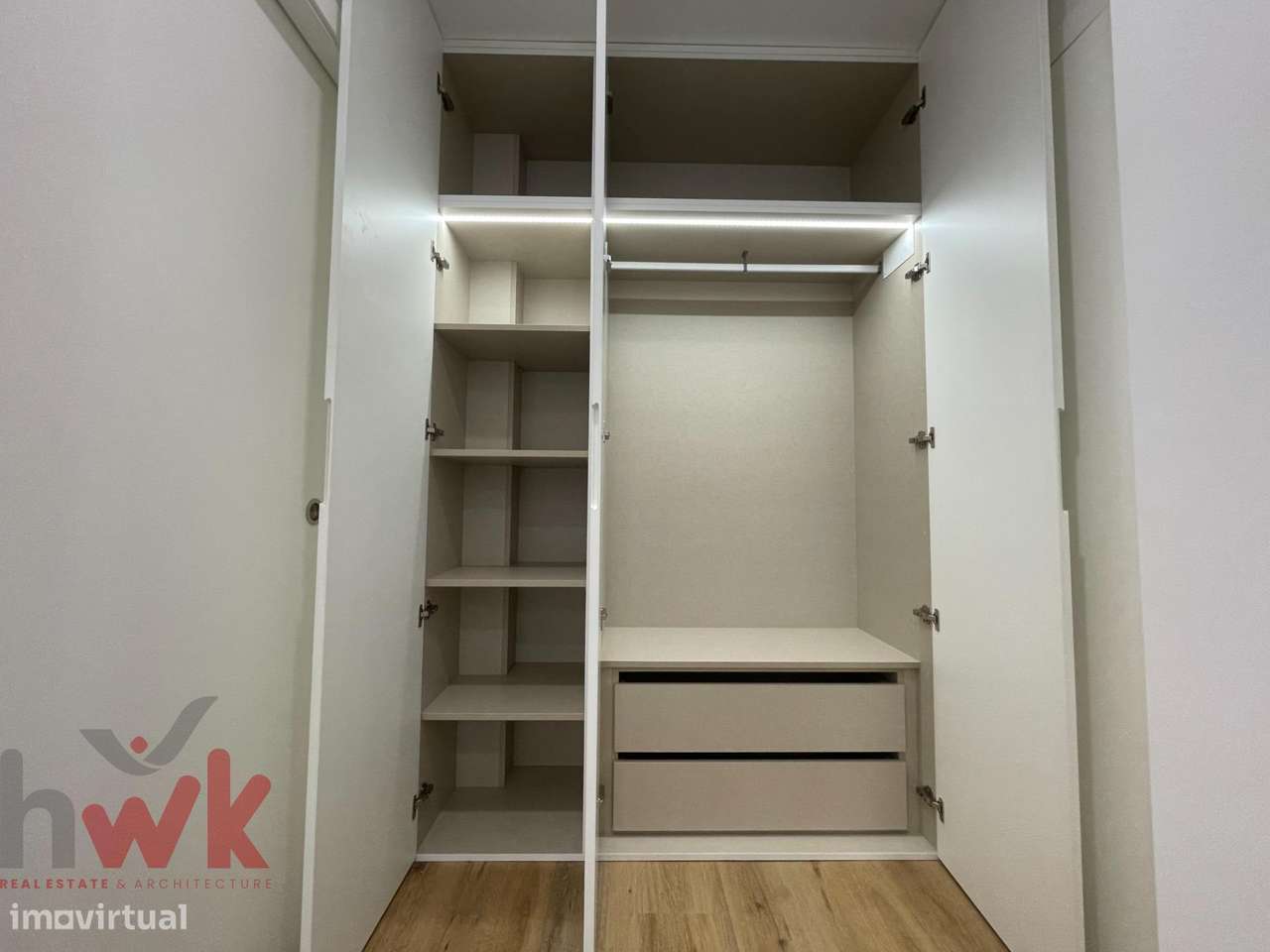 Apartamento T2 com 2 Suítes, Terraço e Garagem Box-8