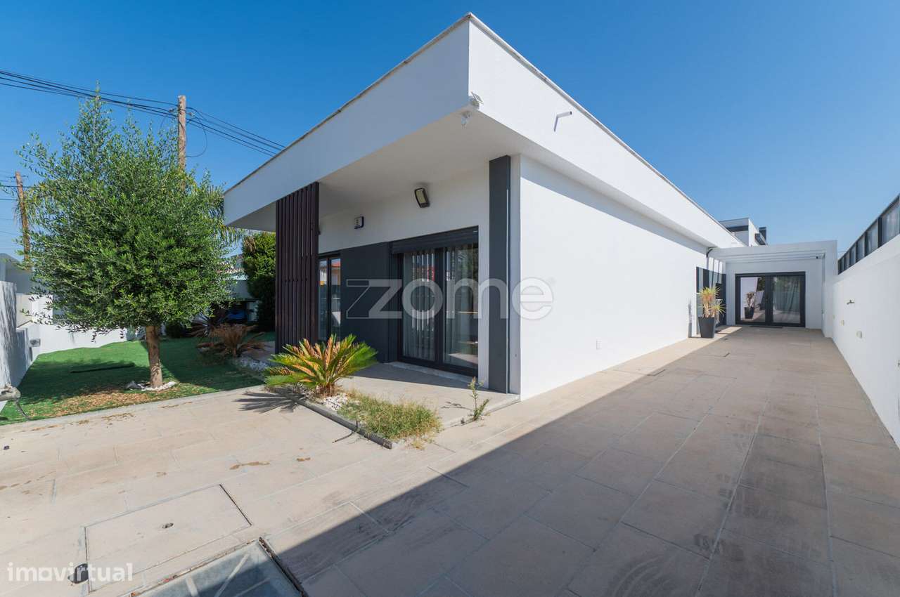 Moradia Térrea T3+1 com Piscina-54