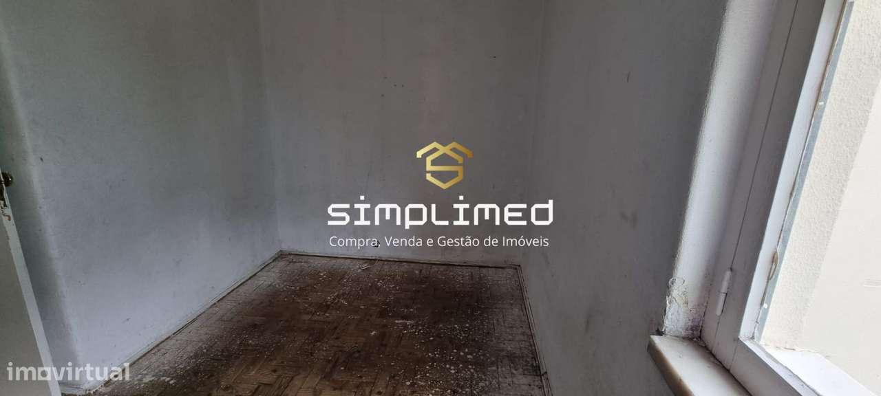 Apartamento  T3, situado no 2.º andar para remodelar - Grande imagem: 4/16