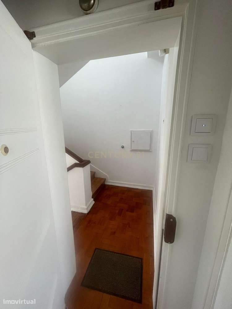 Apartamento T2 com possibilidade de utilização como T3 | Excelente loc-16