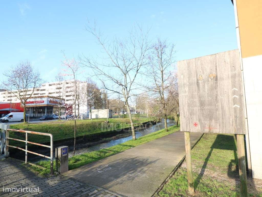 Venda Apartamento T2 Mobilado e Equipado em Lomar, Braga-21