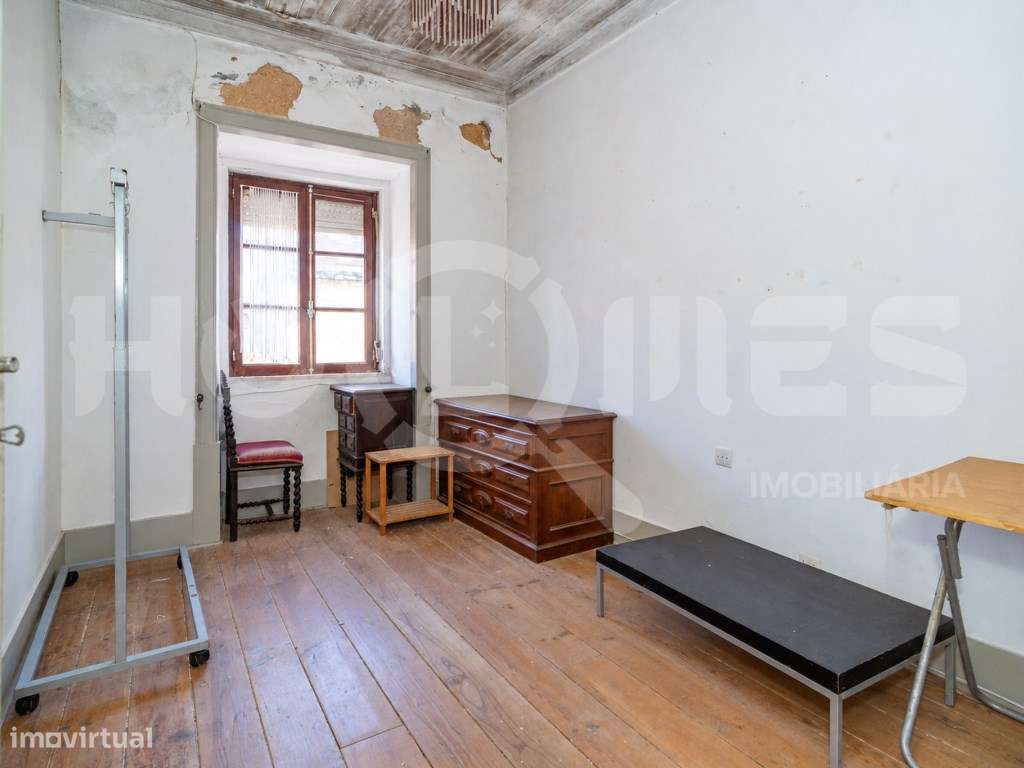 PRÉDIO COM 3 APARTAMENTOS NO CENTRO HISTÓRICO FIGUEIRA DA FOZ-44