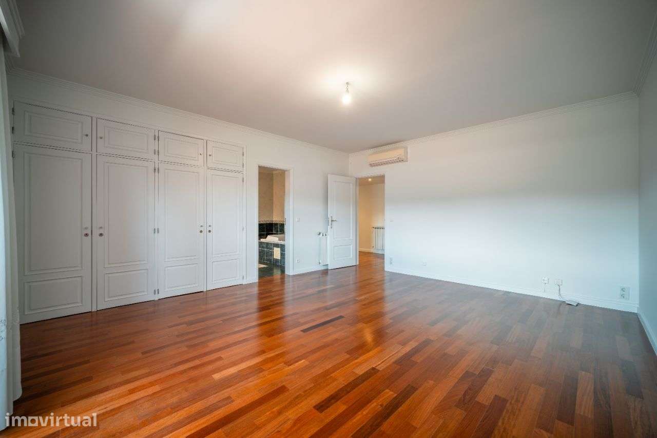 Moradia T4 com piscina em Braga-10