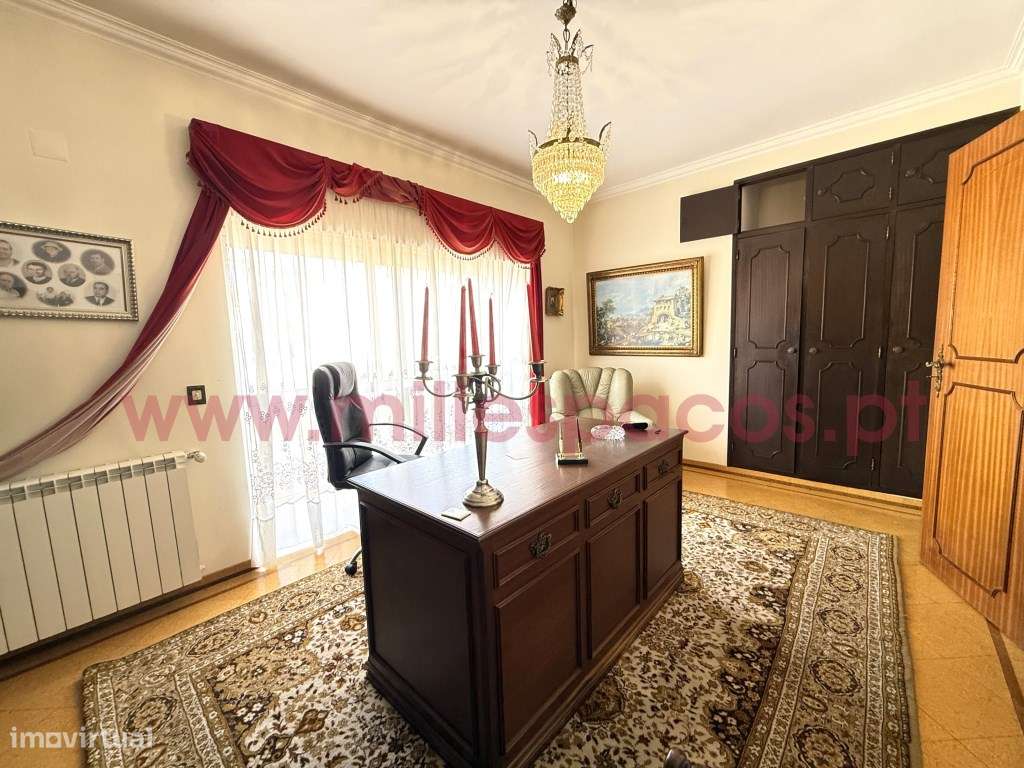 Moradia V6 com Garagem Centro da Cidade-41