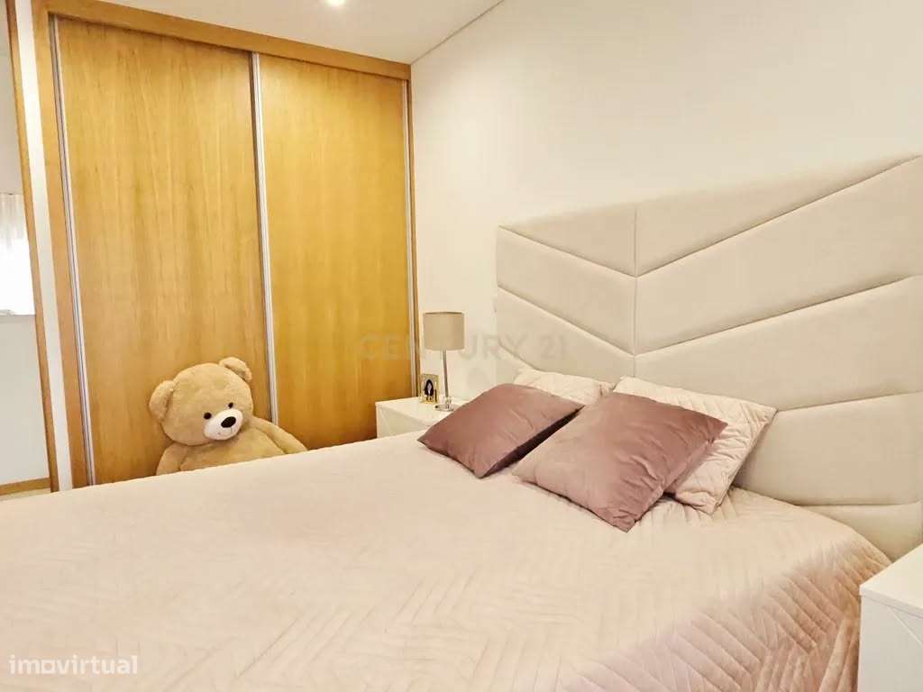 Apartamento T3 Novo com 2 casas de banho e energia A+-49