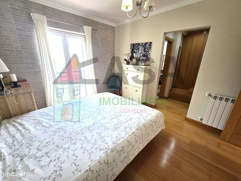 Moradia T4 com Terraço e Vista Desafogada em Loures-31