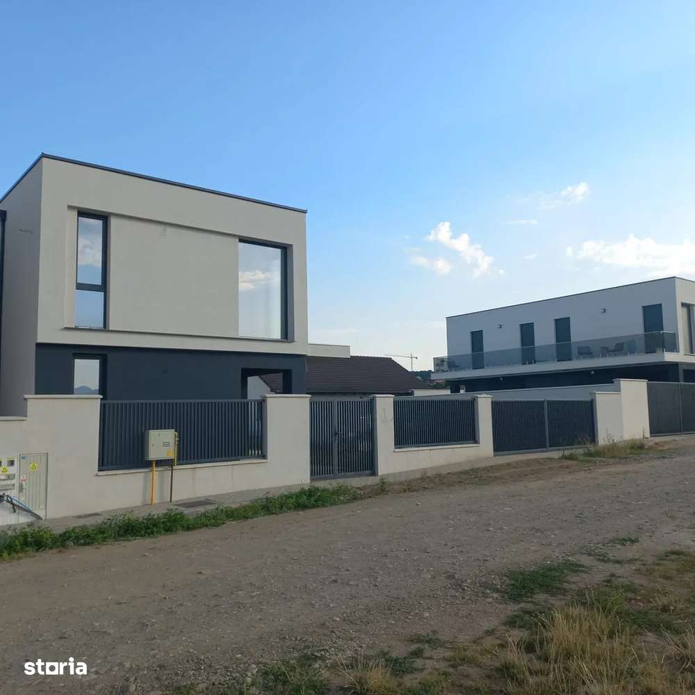 Casa moderna tip vilă în Alba Iulia – zona Schit/Mamut; str Sliven - Imagine principală: 3/16