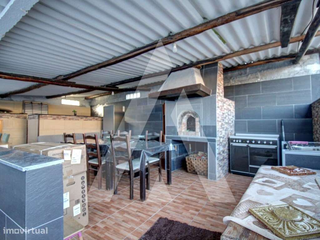 Moradia T6, Isolada, na zona de Oiã-35