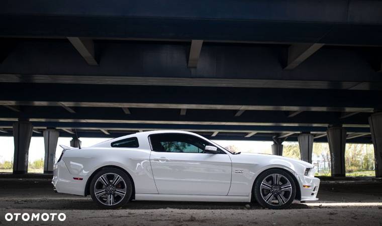 Ford Mustang 2013-2014 spoiler klapy styl GT500 - 8