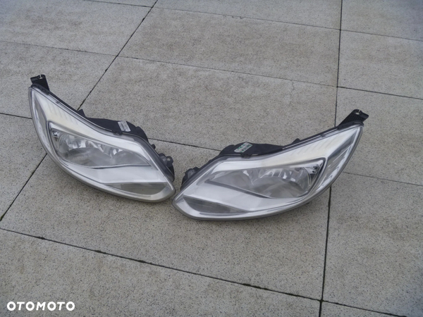 FORD FOCUS MK3 LAMPA PRAWA LEWA ORYGINAŁ EUROPA BM51-13W029-AF    BM51-13W30-AF - 2