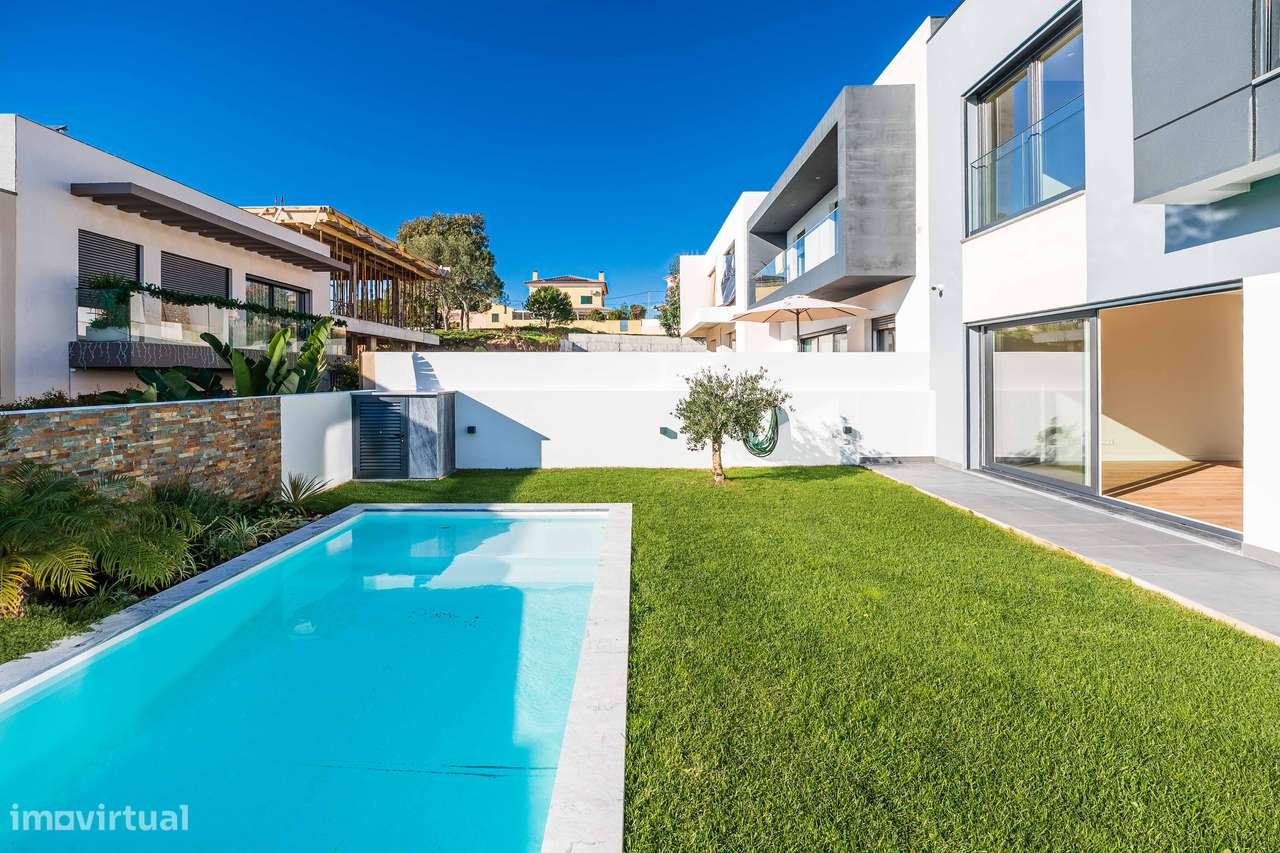 Elegante moradia T4 de arquitetura contemporânea em Albarraque-48