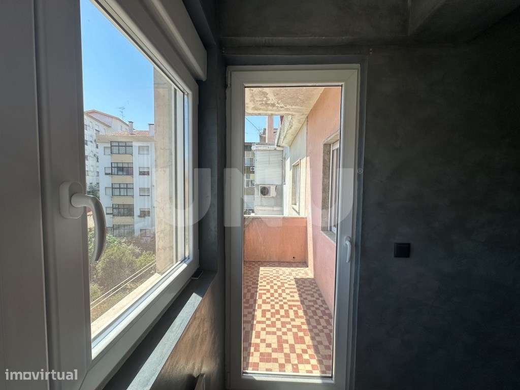 Apartamento T3 - Junto à Rotunda Europa-3