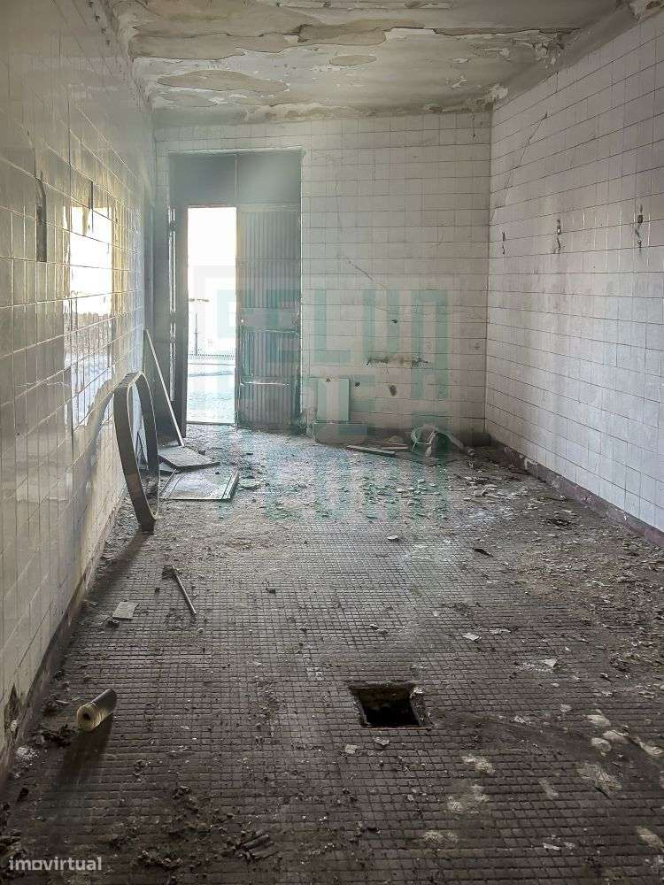 Prédio em Milheirós - Grande imagem: 5/14