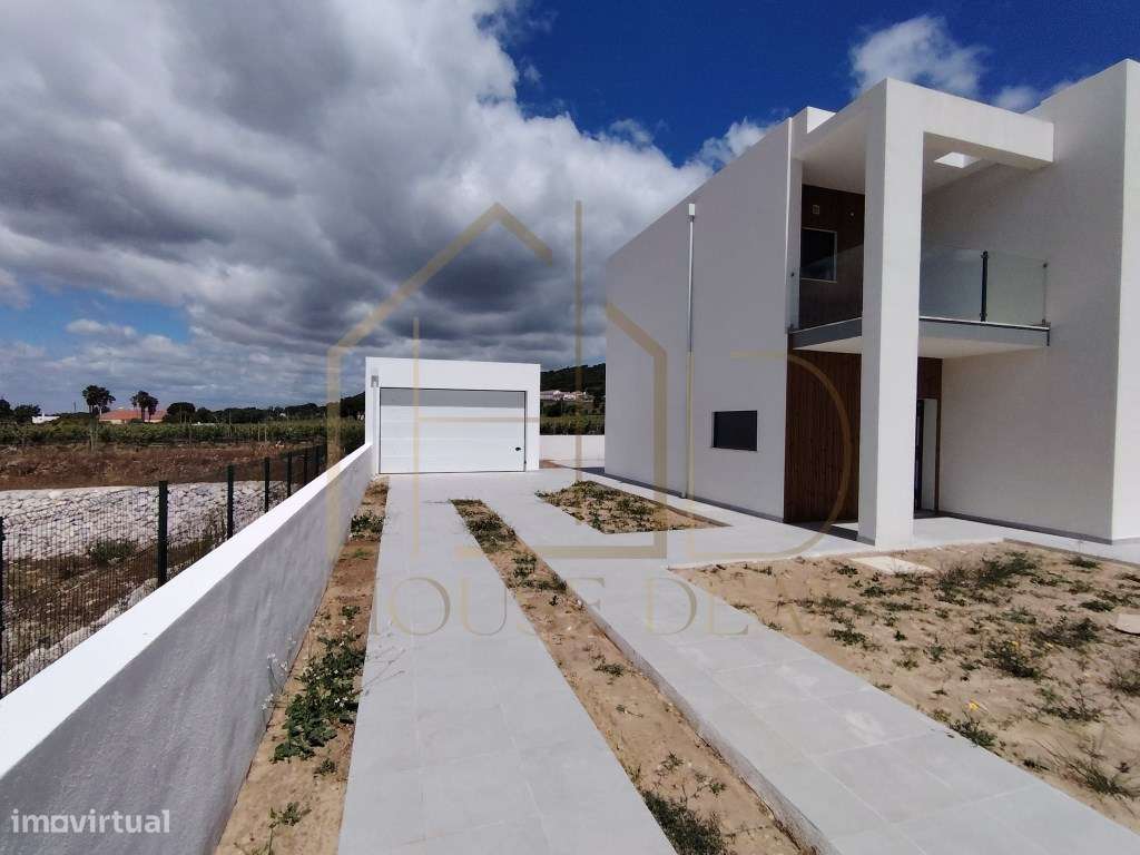 Magnífica Moradia T4 com Garagem e Piscina. Vendas de Azeitão-4