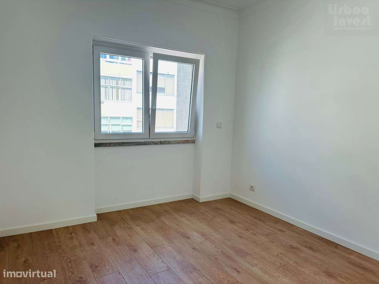 Vendo T2 Almada Totalmente Remodelado-10