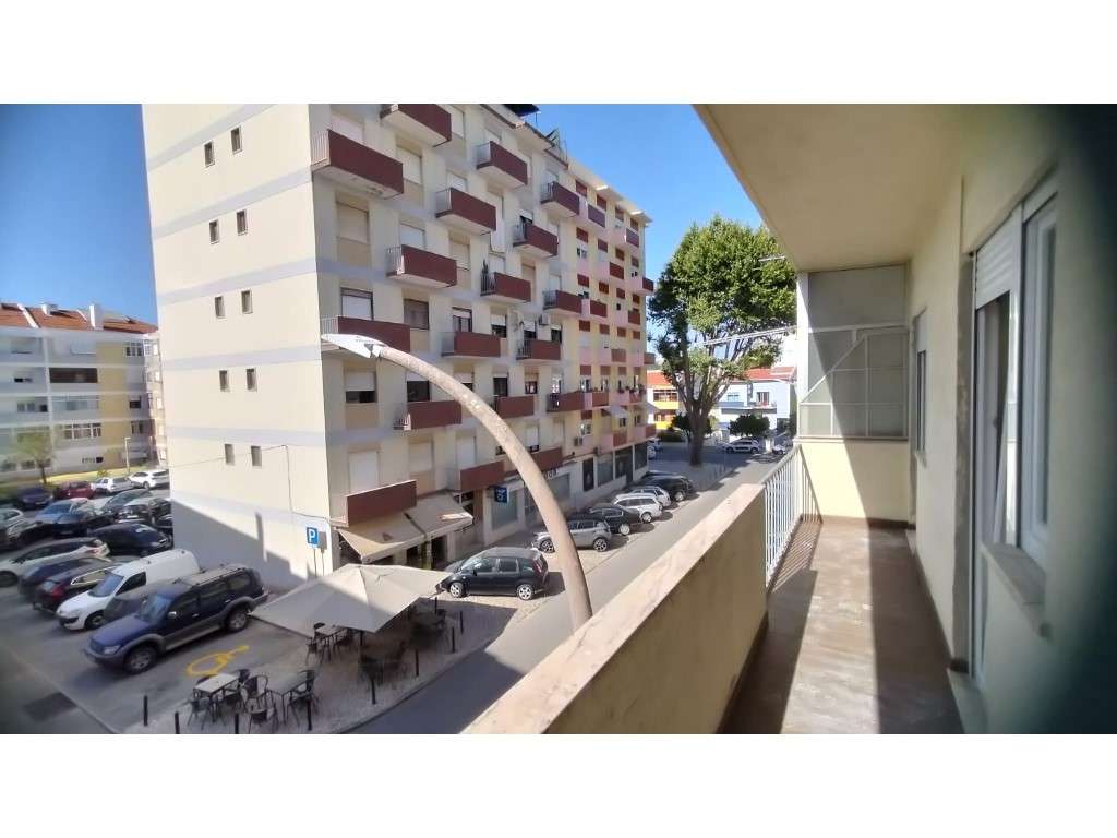 T3 Remodelado no Bairro de Montalvão-16