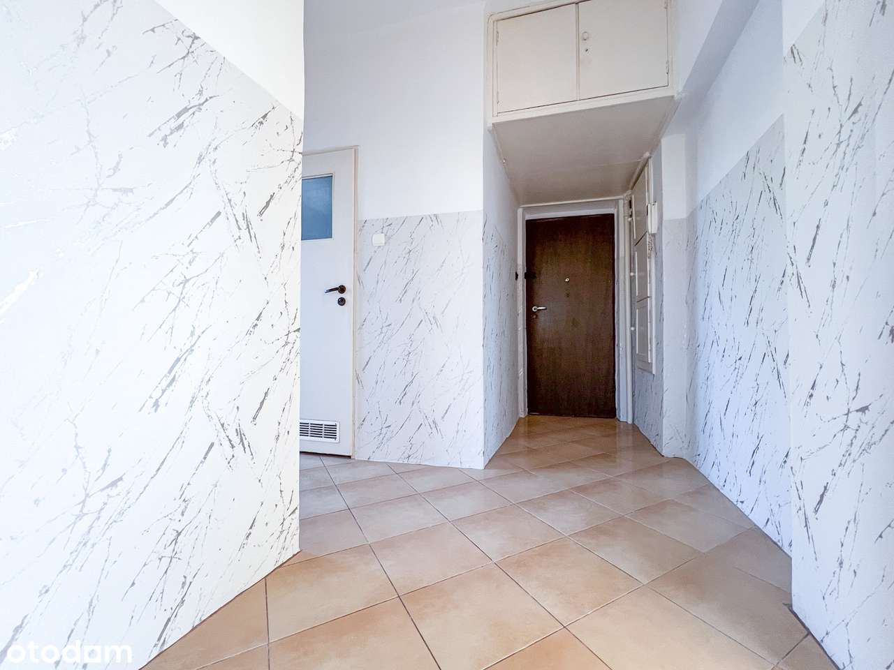 Prezentujemy  słoneczne 2 pok. mieszkanie na I piętrze do aranżacji !-5