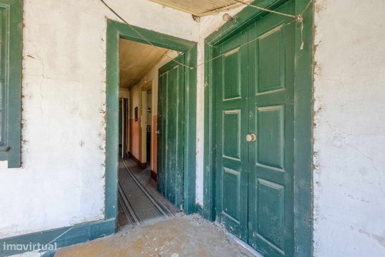 Casa para reabilitar em Arco de Baúlhe – Oportunidade única-9