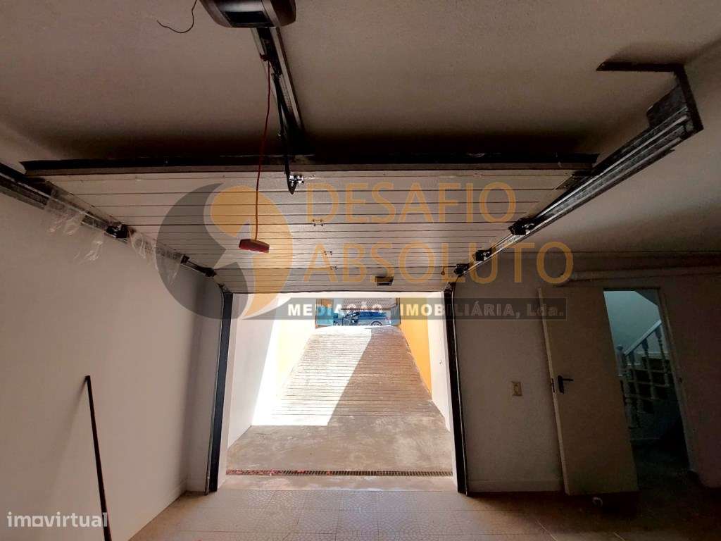 Moradia em Banda T4 c/ Piscina e Garagem. Quinta da Serralheira - S...-23