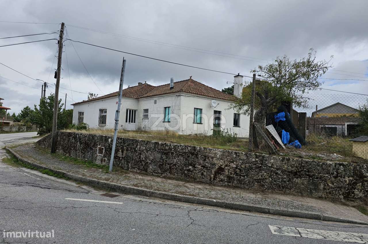 Prédio Urbano com Comércio e Habitação – Aldeia de Chã, Alijó - Grande imagem: 4/10