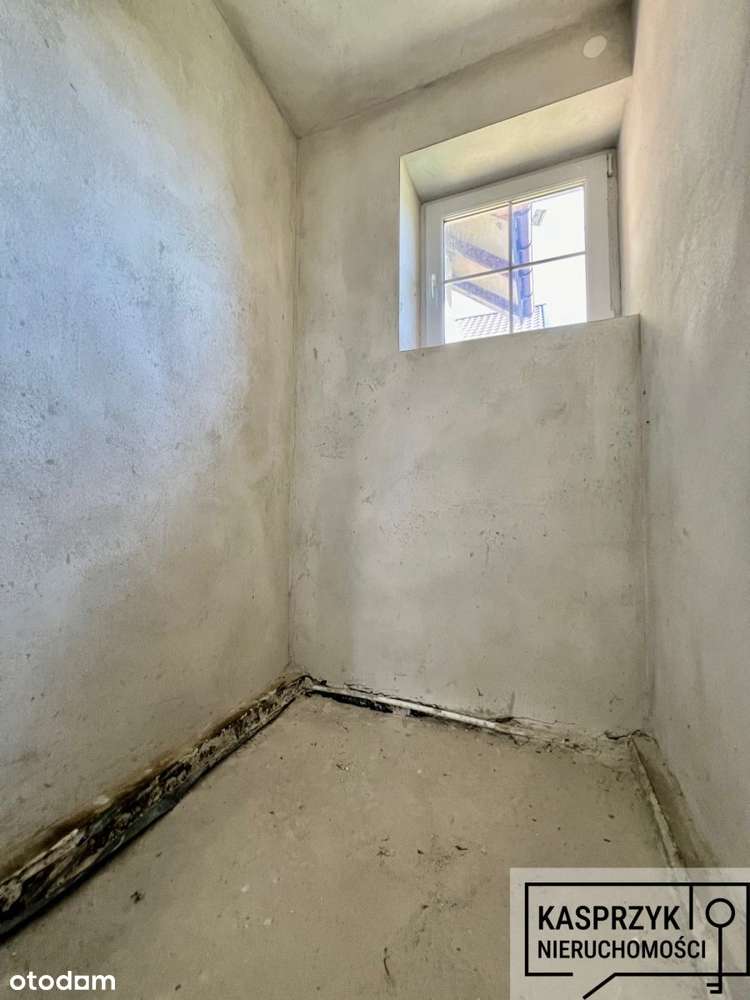 Działka z domem do wykończenia w Besku.-11