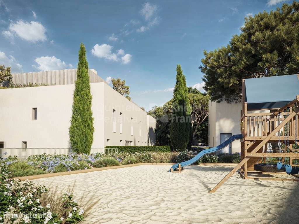 Apartamento T3 com jardim e garagem em condomínio no Porto-10