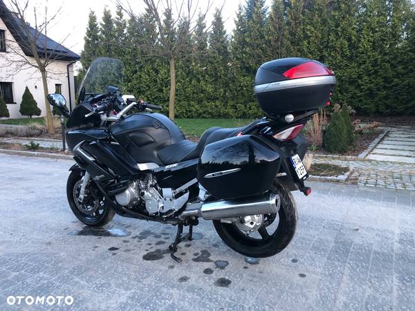 Yamaha FJR - 4