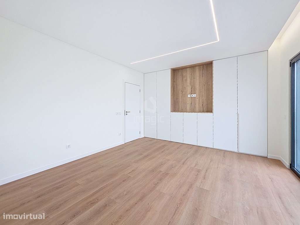 MORADIA T4 NOVA EM MAFRA.-15