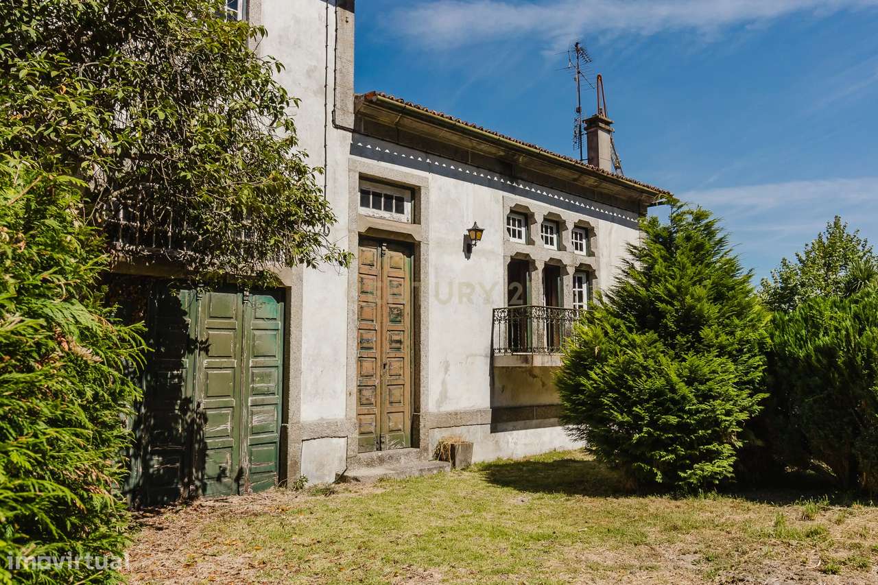 "Moradia Senhorial de 1937 em Caldelas, Taipas - Charme e História no - Grande imagem: 2/33
