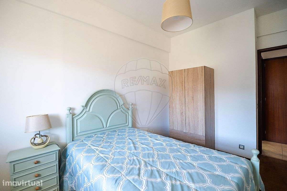 Apartamento T4 c/ Terraço-13