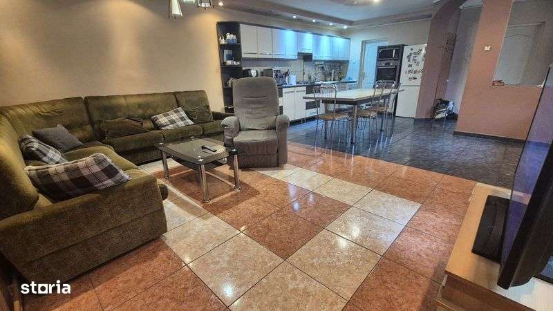 Vand casa, garaj, terasa situat ultracentral - Imagine principală: 5/8