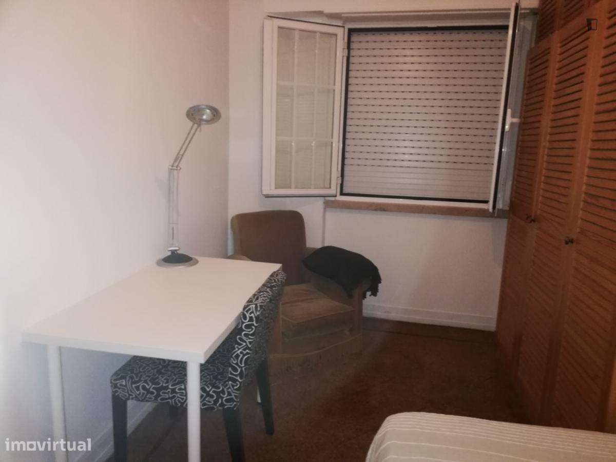 Apartamento com 2 quartos - localizado em Campo de Ourique Lisbon - Grande imagem: 2/7