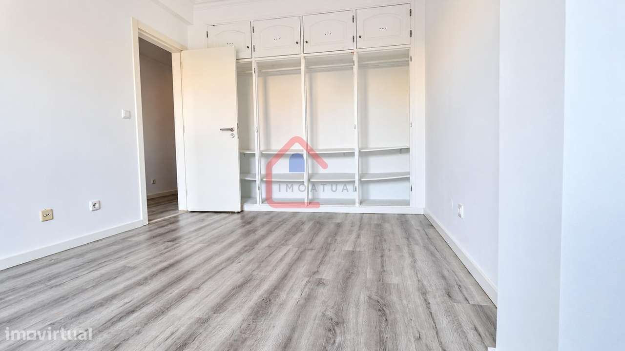 Apartamento T3 em Quinta do Conde-17