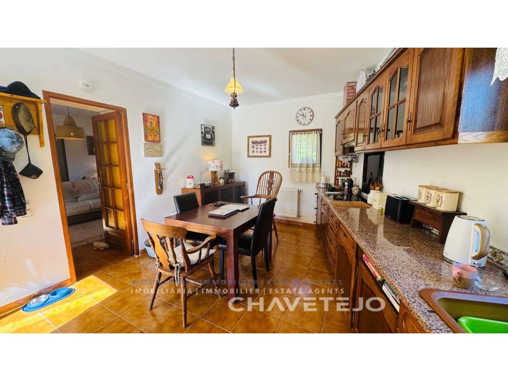 Quintinha T2 + estúdio, anexos, garagem, vinha arvores de fruto, fu... - Grande imagem: 4/56