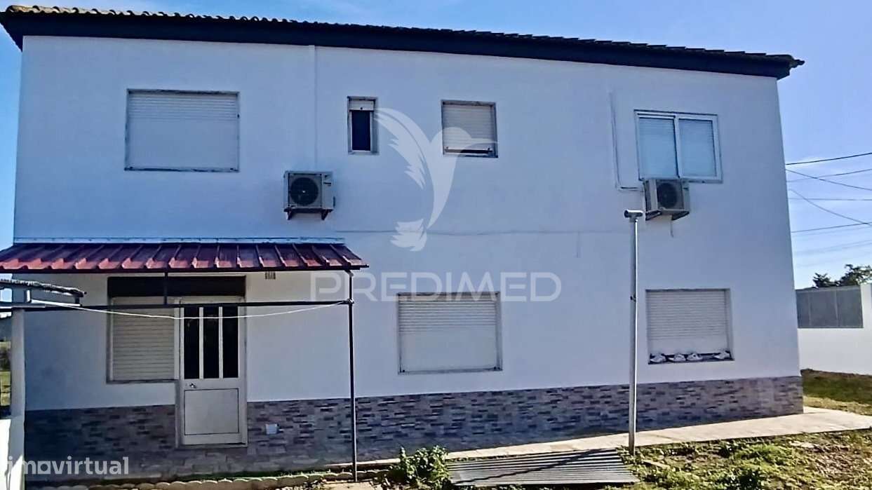 Moradia T3 + 2 com ampla área externa-1