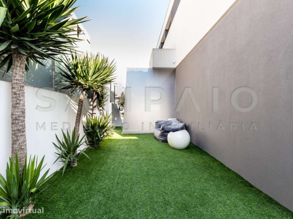 Moradia T3+1 em São Pedro da Cova-37