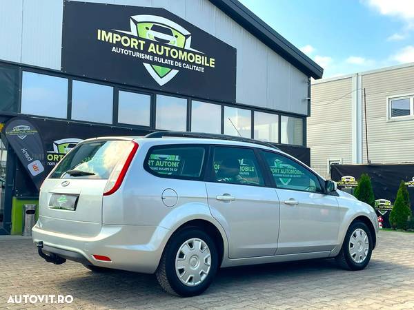 Ford Focus 1.6 16V Ambiente - 4