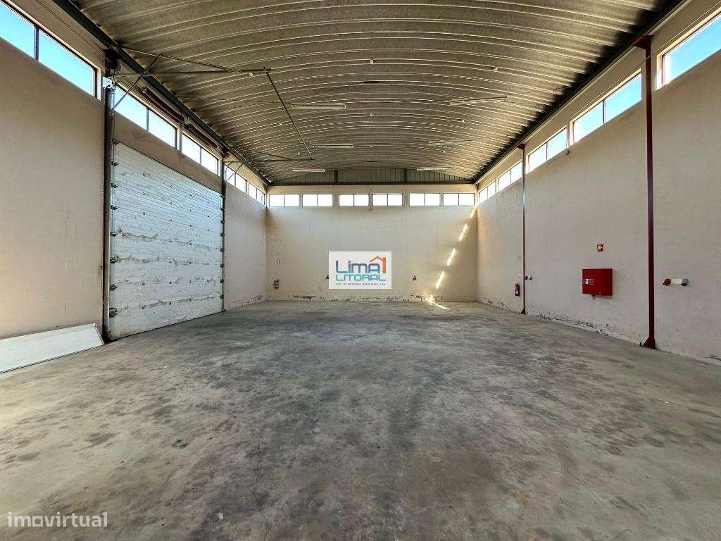Armazém com escritórios e logradouro - Ortigosa - Leiria - Grande imagem: 5/20
