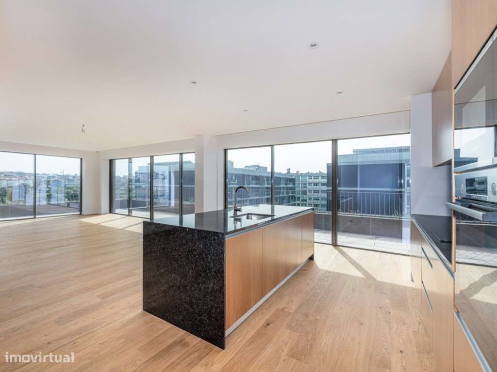 Apartamento T4 com 3 frentes em Matosinhos sul, no edifício Nautilus-5